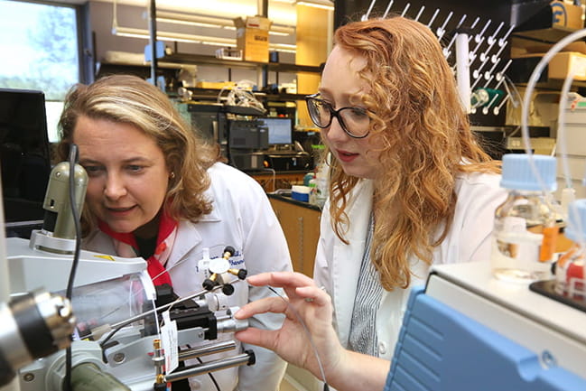 Lauren Ball and Baylye Boxall-Burnette in Mass Spectrometry Core Facility